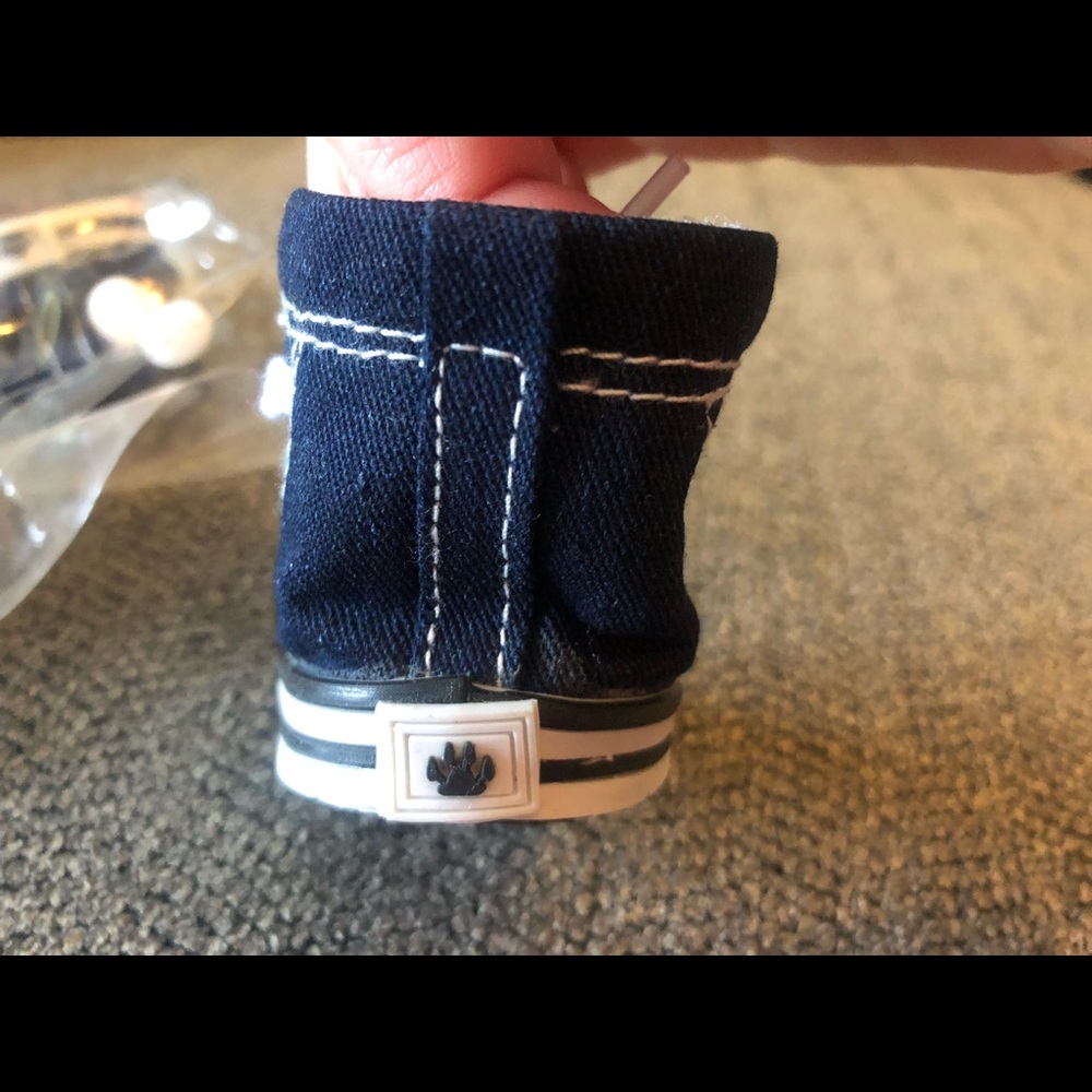 🎉 Host Pick 🎉 Dog sneakers - Picture 3 of 4